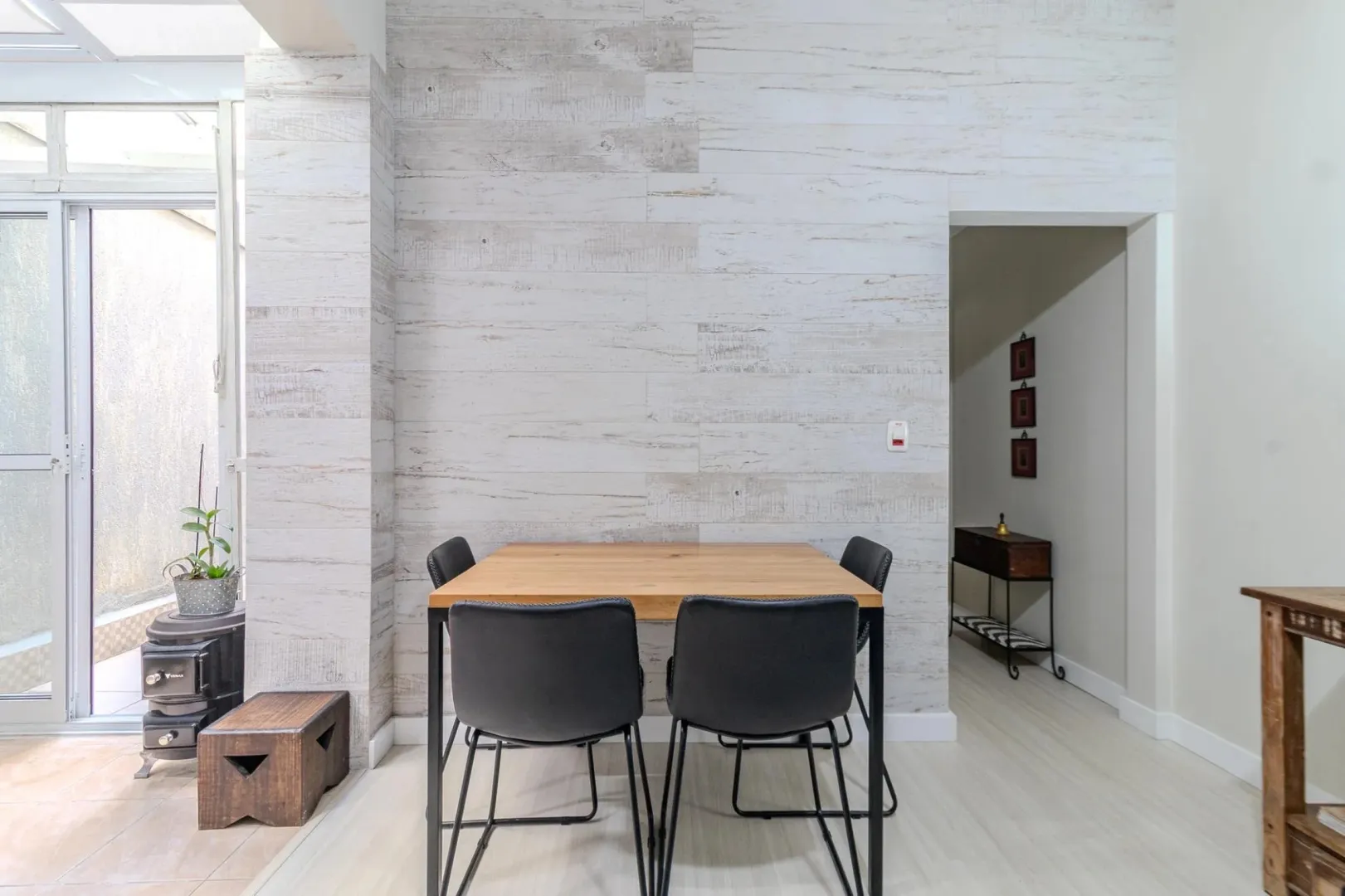 R$ 340.000 - APARTAMENTO T&Eacute;RREO - 45M2 - 1 DORM - P&Aacute;TIO Rua Coronel Bordini Porto Alegre - 