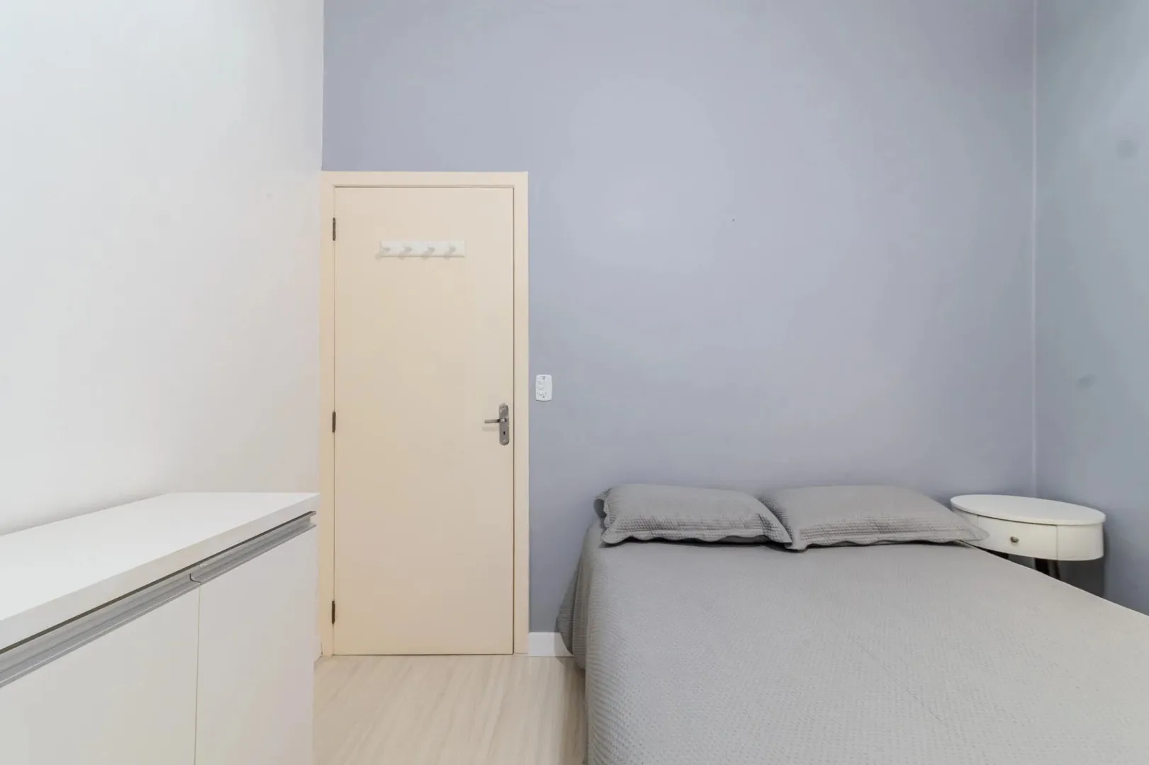 R$ 340.000 - APARTAMENTO T&Eacute;RREO - 45M2 - 1 DORM - P&Aacute;TIO Rua Coronel Bordini Porto Alegre - 