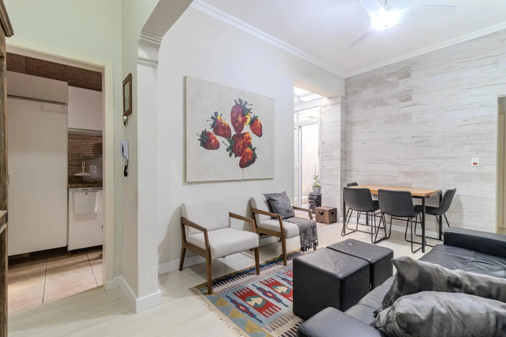 R$ 340.000 - APARTAMENTO T&Eacute;RREO - 45M2 - 1 DORM - P&Aacute;TIO Rua Coronel Bordini Porto Alegre - 
