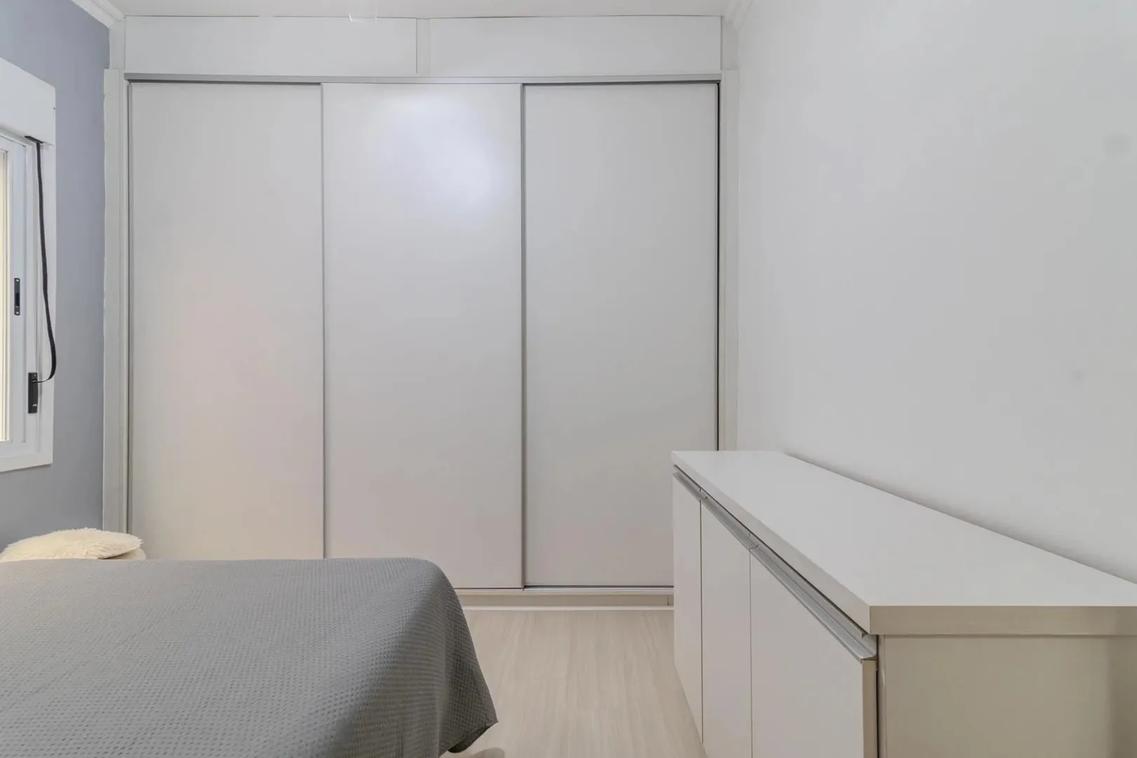 R$ 340.000 - APARTAMENTO T&Eacute;RREO - 45M2 - 1 DORM - P&Aacute;TIO Rua Coronel Bordini Porto Alegre - 