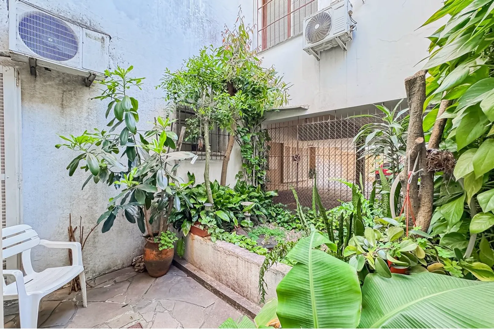 R$ 345.000 - APARTAMENTO T&Eacute;RREO - 57M2 - 1 DORM - JARDINS DE INVERNO - 1 VAGA Avenida Coronel Lucas de Oliveira Porto Alegre - 