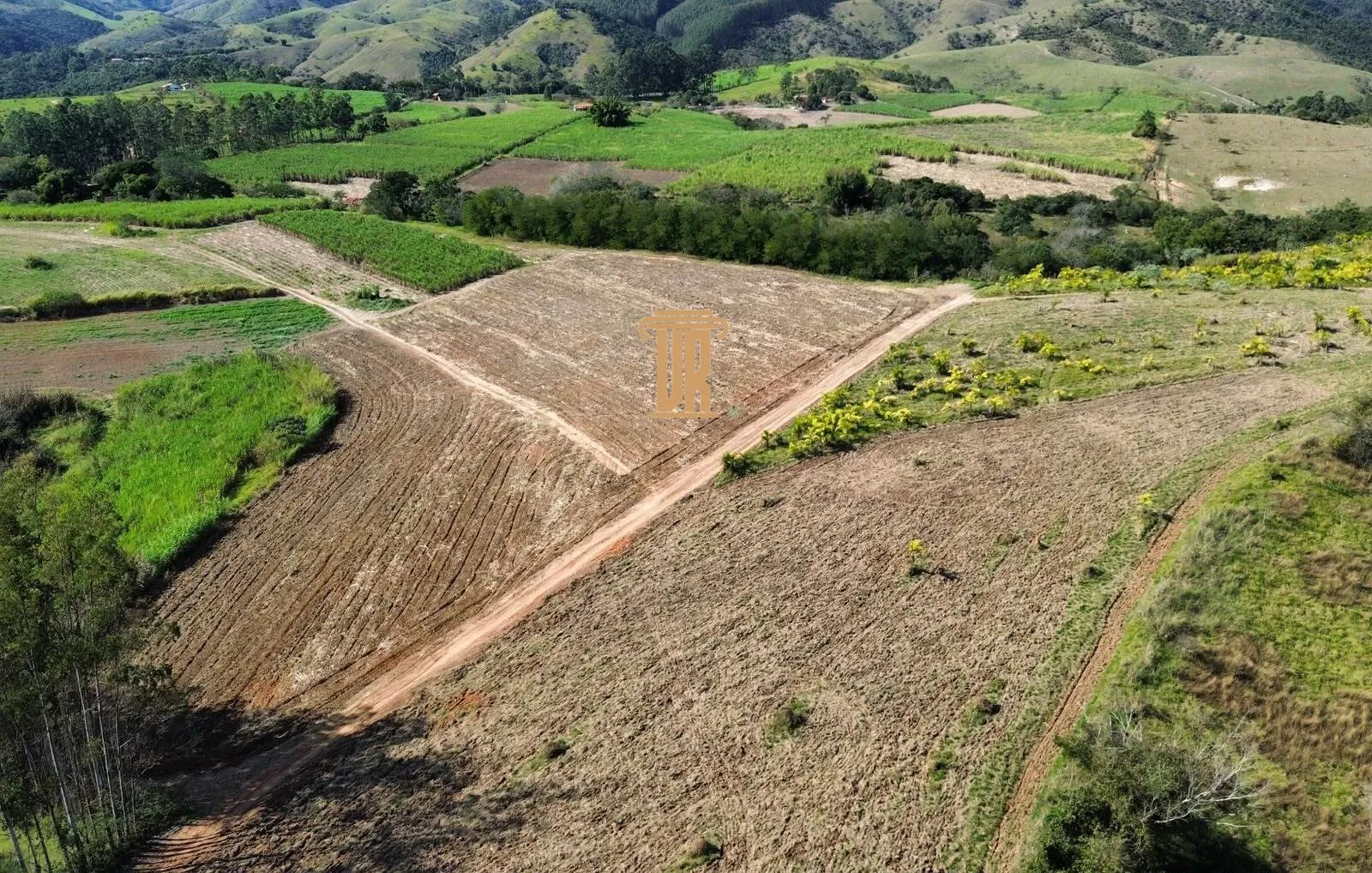 FAZENDA DE 51 ALQUEIRES EM CA&Ccedil;APAVA  Caçapava - 