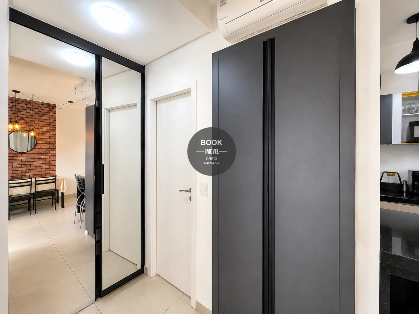 Apartamento moderno e integrado, com lazer completo e a poucos passos da praia Avenida Presidente Wilson Santos - 