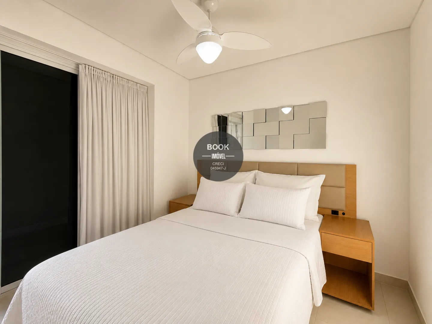 Apartamento moderno e integrado, com lazer completo e a poucos passos da praia Avenida Presidente Wilson Santos - 