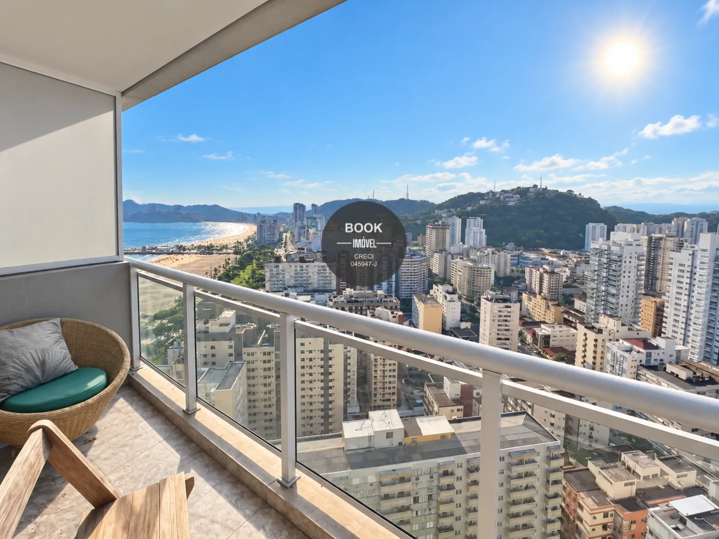 Apartamento diferenciado e integrado com andar alto e em resort a beira mar Avenida Presidente Wilson Santos - 