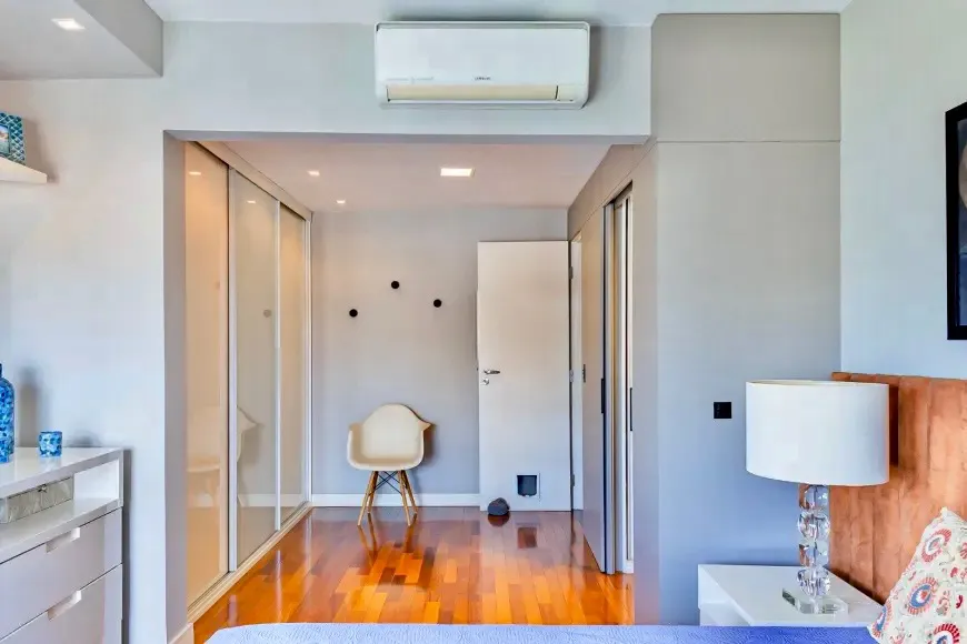 PARC VIENNE | MOBILIADO | 222M&sup2; | 3 SU&Iacute;TES | GABINETE | 4 VAGAS Avenida Ferdinand Kisslinger Porto Alegre - 