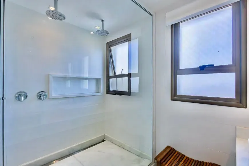 PARC VIENNE | MOBILIADO | 222M&sup2; | 3 SU&Iacute;TES | GABINETE | 4 VAGAS Avenida Ferdinand Kisslinger Porto Alegre - 