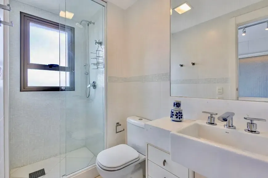 PARC VIENNE | MOBILIADO | 222M&sup2; | 3 SU&Iacute;TES | GABINETE | 4 VAGAS Avenida Ferdinand Kisslinger Porto Alegre - 