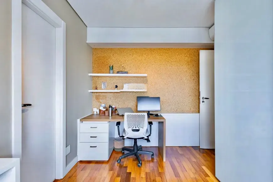 PARC VIENNE | MOBILIADO | 222M&sup2; | 3 SU&Iacute;TES | GABINETE | 4 VAGAS Avenida Ferdinand Kisslinger Porto Alegre - 
