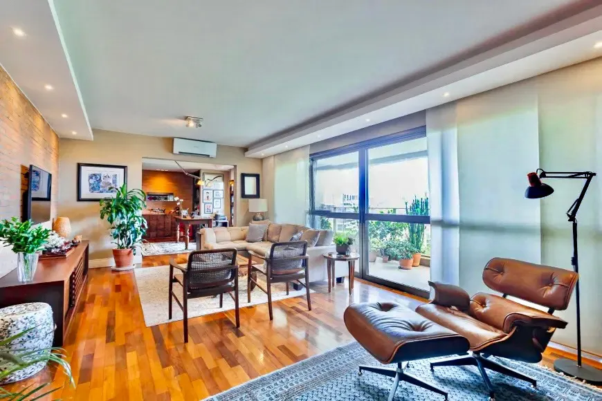 PARC VIENNE | MOBILIADO | 222M&sup2; | 3 SU&Iacute;TES | GABINETE | 4 VAGAS Avenida Ferdinand Kisslinger Porto Alegre - 