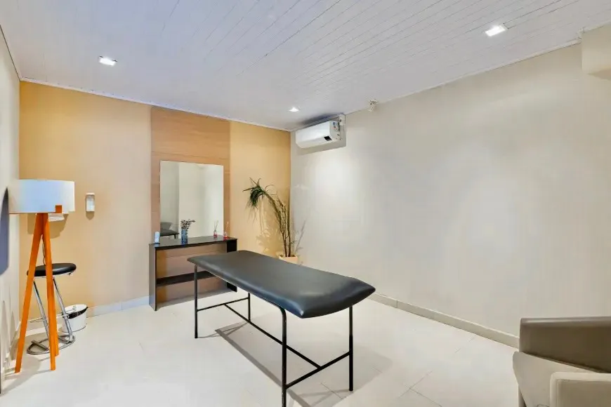 PARC VIENNE | MOBILIADO | 222M&sup2; | 3 SU&Iacute;TES | GABINETE | 4 VAGAS Avenida Ferdinand Kisslinger Porto Alegre - 