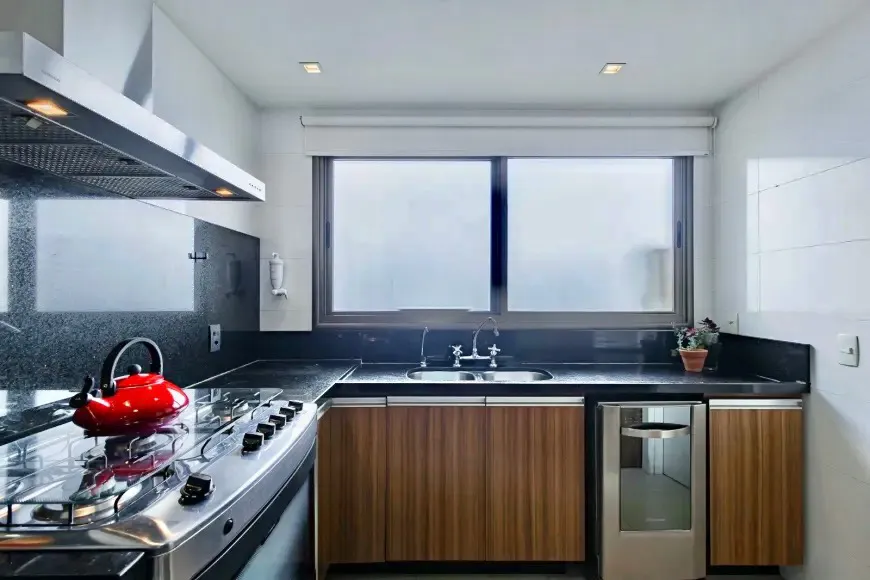 PARC VIENNE | MOBILIADO | 222M&sup2; | 3 SU&Iacute;TES | GABINETE | 4 VAGAS Avenida Ferdinand Kisslinger Porto Alegre - 