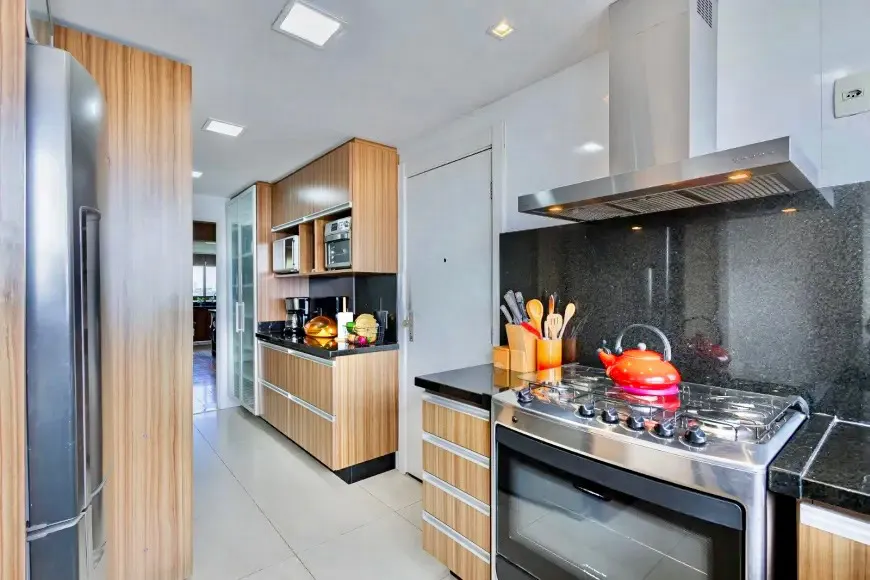 PARC VIENNE | MOBILIADO | 222M&sup2; | 3 SU&Iacute;TES | GABINETE | 4 VAGAS Avenida Ferdinand Kisslinger Porto Alegre - 