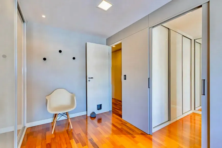 PARC VIENNE | MOBILIADO | 222M&sup2; | 3 SU&Iacute;TES | GABINETE | 4 VAGAS Avenida Ferdinand Kisslinger Porto Alegre - 