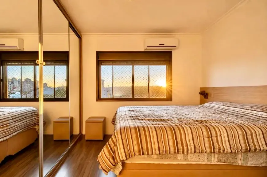 R$ 925.000 - BEL&Iacute;SSIMO APARTAMENTO - 85M2 - 3 DORM - SACADA - VISTA - 2 VAGAS Rua Coronel Corte Real Porto Alegre - 