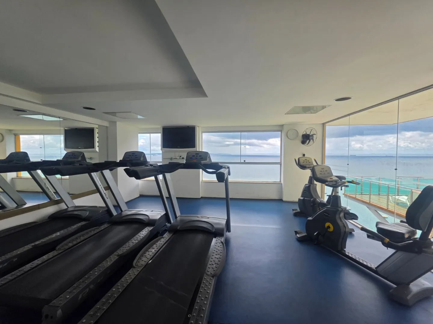 APARTAMENTO LOFT NASCENTE SU&Iacute;TE CLOSET GARAGEM PISCINA ACADEMIA &Agrave; VENDA NA VIT&Oacute;RIA! Avenida Sete de Setembro Salvador - 