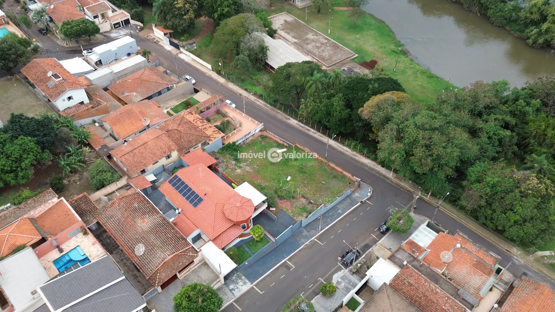 TERRENO NO CENTRO AO LADO DO RIO PARDO | SANTA CRUZ DO RIO PARDO  Santa Cruz do Rio Pardo - 