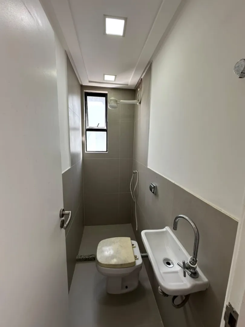 APARTAMENTO 3 QUARTOS SU&Iacute;TE 2 GARAGENS ELEVADORES PORTARIA 24H &Agrave; VENDA RIO VERMELHO! Rua Francisco Rosa Salvador - 