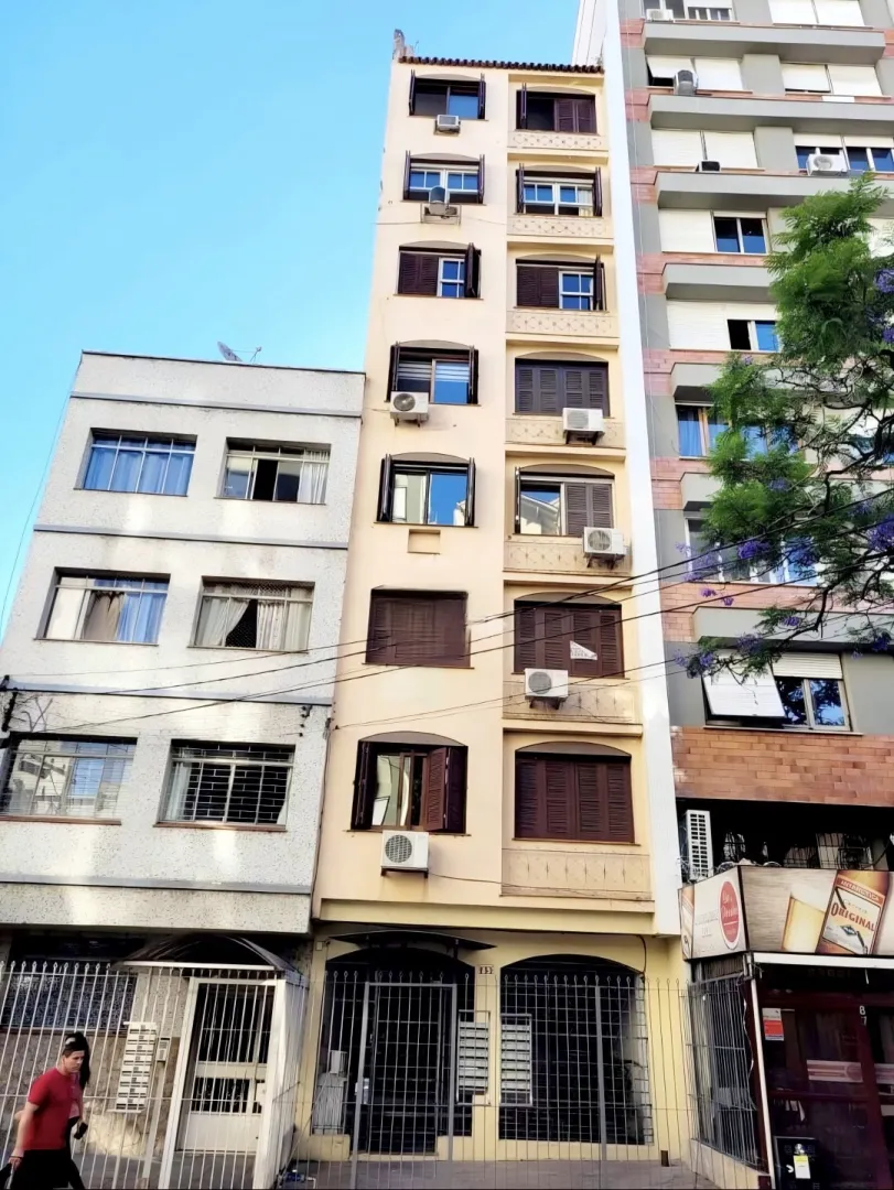 R$ 298.000 - OPORTUNIDADE - APARTAMENTO - 43M2 - 1 DORM - VISTA - SOL - ELEVADOR Rua General Lima e Silva Porto Alegre - 