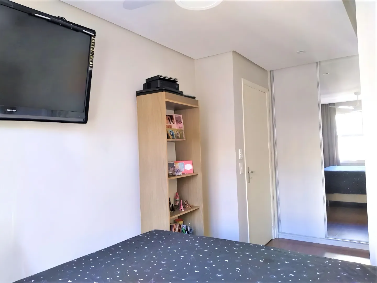 R$ 298.000 - OPORTUNIDADE - APARTAMENTO - 43M2 - 1 DORM - VISTA - SOL - ELEVADOR Rua General Lima e Silva Porto Alegre - 
