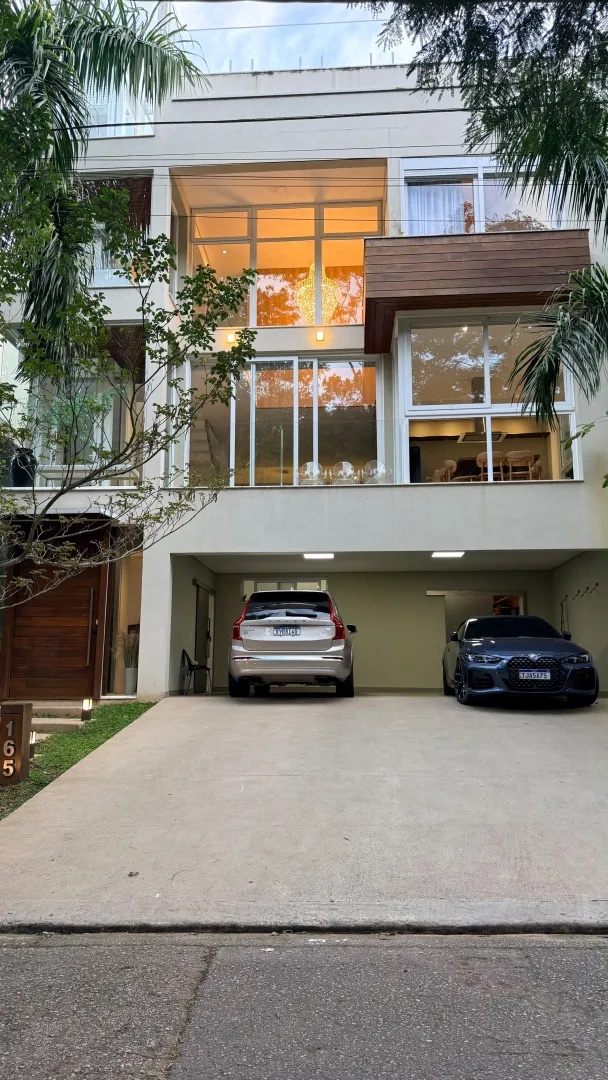 CASA MODERNA NO ALPHAS&Iacute;TIO Avenida dos Parques Santana de Parnaíba - 