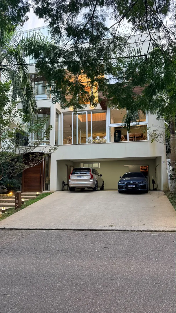 CASA MODERNA NO ALPHAS&Iacute;TIO Avenida dos Parques Santana de Parnaíba - 