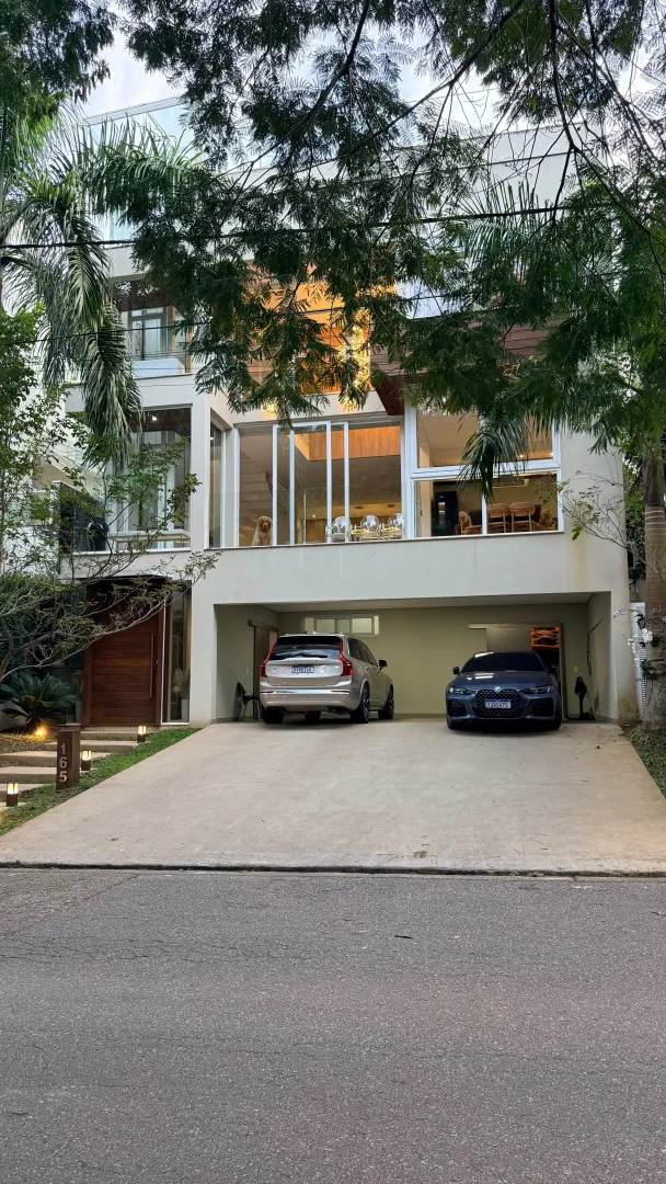 CASA MODERNA NO ALPHAS&Iacute;TIO Avenida dos Parques Santana de Parnaíba - 