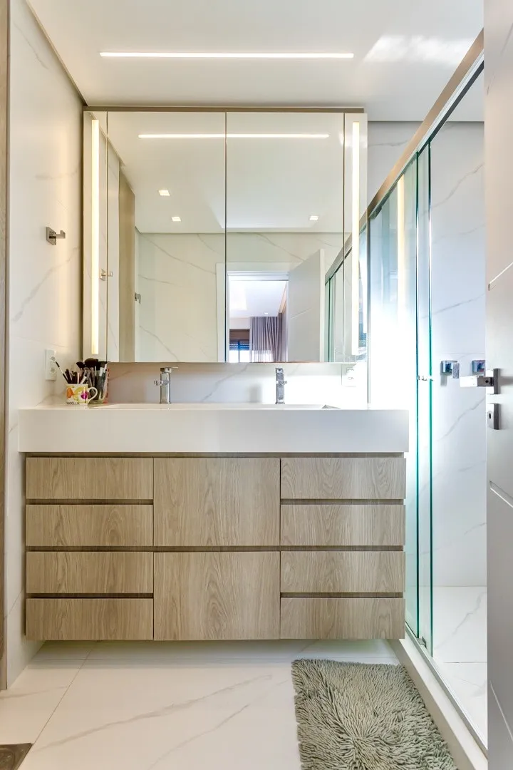 R$ 2.599.000 | 213M&sup2; | 3 SU&Iacute;TES | 3 VAGAS | DEP&Oacute;SITO Rua Pedro Ivo Porto Alegre - 