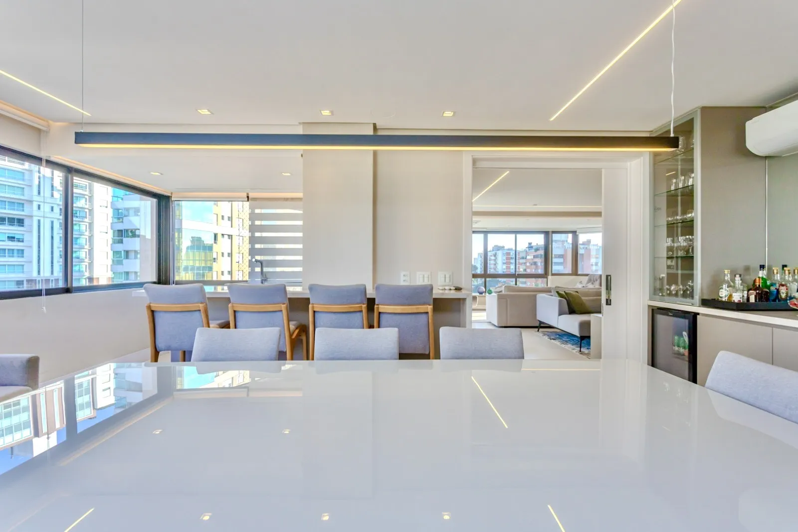 R$ 2.599.000 | 213M&sup2; | 3 SU&Iacute;TES | 3 VAGAS | DEP&Oacute;SITO Rua Pedro Ivo Porto Alegre - 