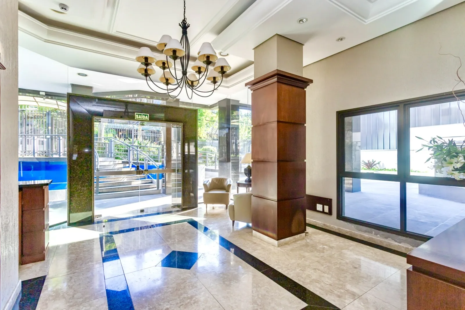 R$ 2.599.000 | 213M&sup2; | 3 SU&Iacute;TES | 3 VAGAS | DEP&Oacute;SITO Rua Pedro Ivo Porto Alegre - 