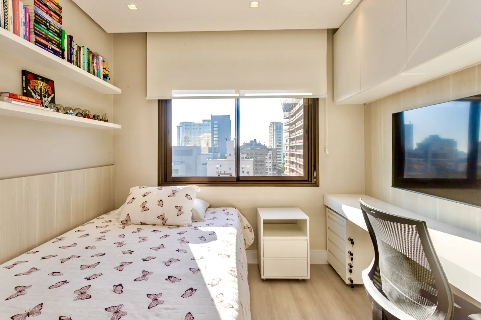 R$ 2.599.000 | 213M&sup2; | 3 SU&Iacute;TES | 3 VAGAS | DEP&Oacute;SITO Rua Pedro Ivo Porto Alegre - 