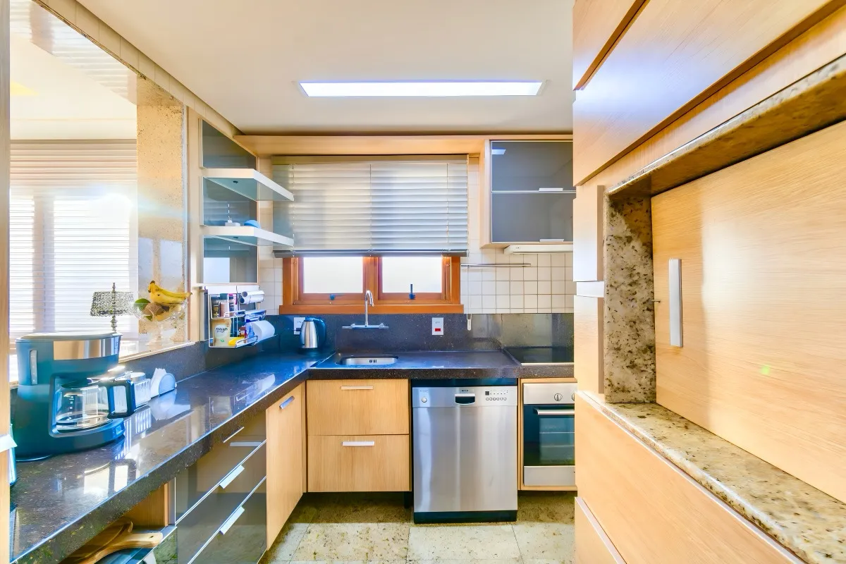 R$ 1.950.000 | 153M&sup2; | 3 DORM | 1 SU&Iacute;TE | 3 VAGAS Rua Regente Porto Alegre - 