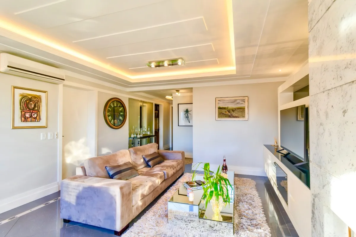 R$ 1.950.000 | 153M&sup2; | 3 DORM | 1 SU&Iacute;TE | 3 VAGAS Rua Regente Porto Alegre - 