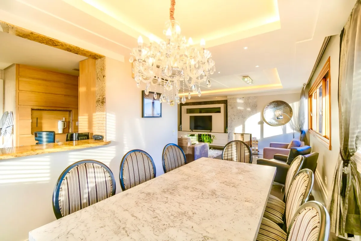 R$ 1.950.000 | 153M&sup2; | 3 DORM | 1 SU&Iacute;TE | 3 VAGAS Rua Regente Porto Alegre - 