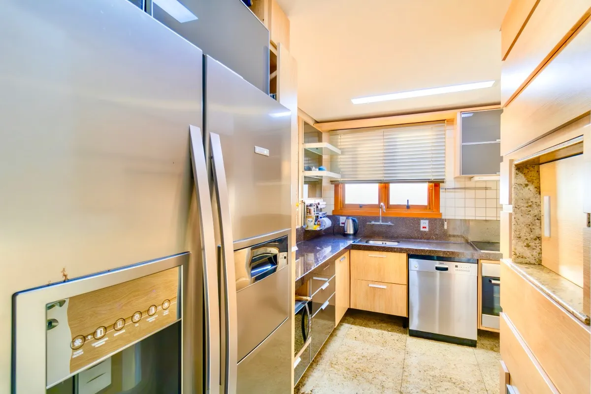 R$ 1.950.000 | 153M&sup2; | 3 DORM | 1 SU&Iacute;TE | 3 VAGAS Rua Regente Porto Alegre - 