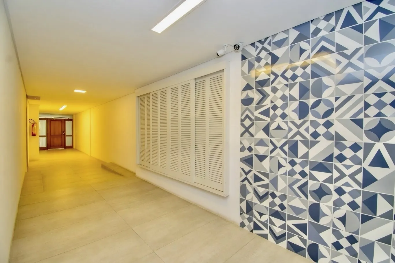 R$ 660.000 - APARTAMENTO - REFORMADO - 93M2 - 3 DORM - SU&Iacute;TE - ELEVADOR - 1 VAGA Rua Fernandes Vieira Porto Alegre - 
