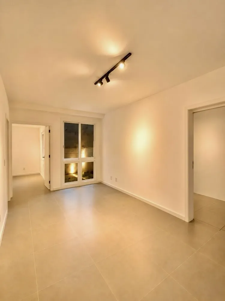 R$ 660.000 - APARTAMENTO - REFORMADO - 93M2 - 3 DORM - SU&Iacute;TE - ELEVADOR - 1 VAGA Rua Fernandes Vieira Porto Alegre - 
