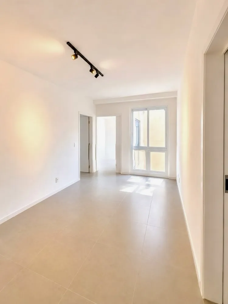 R$ 660.000 - APARTAMENTO - REFORMADO - 93M2 - 3 DORM - SU&Iacute;TE - ELEVADOR - 1 VAGA Rua Fernandes Vieira Porto Alegre - 
