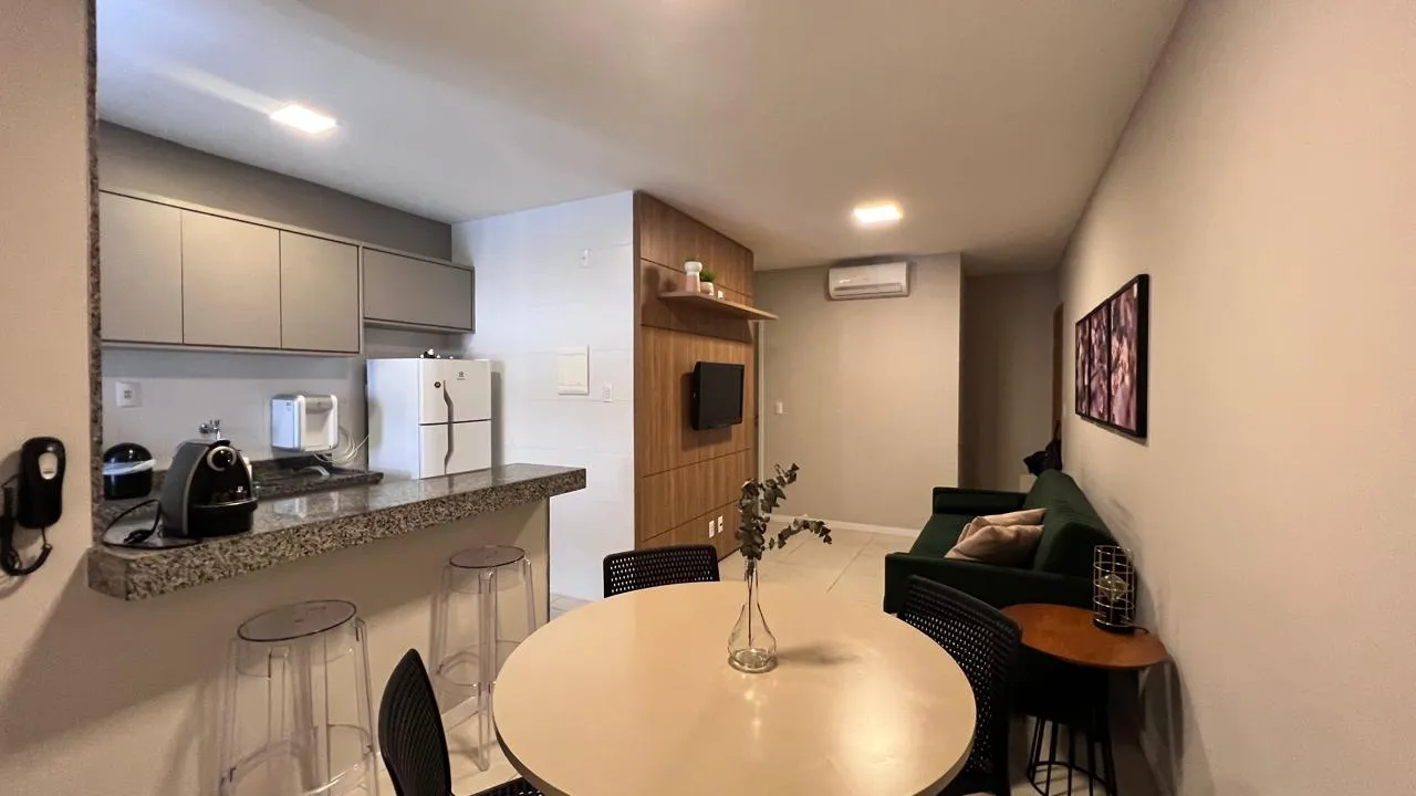 APARTAMENTO QUARTO E SALA VARANDA SEMINOVO GARAGEM ELEVADOR ACADEMIA PISCINA VENDA ONDINA Rua Senta Púa Salvador - 
