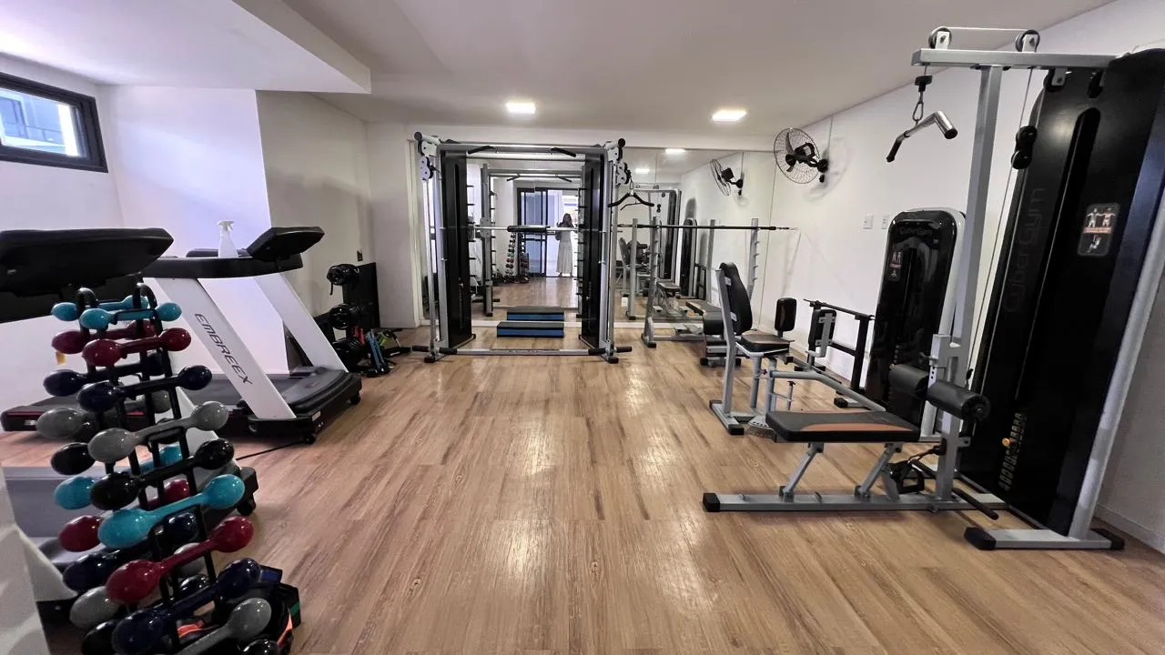 APARTAMENTO QUARTO E SALA VARANDA SEMINOVO GARAGEM ELEVADOR ACADEMIA PISCINA VENDA ONDINA Rua Senta Púa Salvador - 