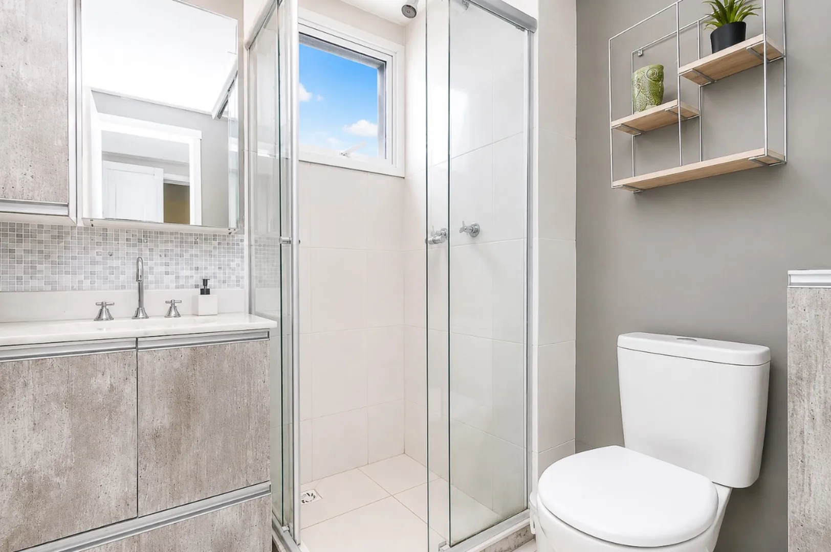 R$ 490.000 - NEW LIFE - LINDO APARTAMENTO - 75M2 - 3 DORM - SU&Iacute;TE - 1 VAGA - VISTA - INFRA Rua Attílio Bilibio Porto Alegre - 