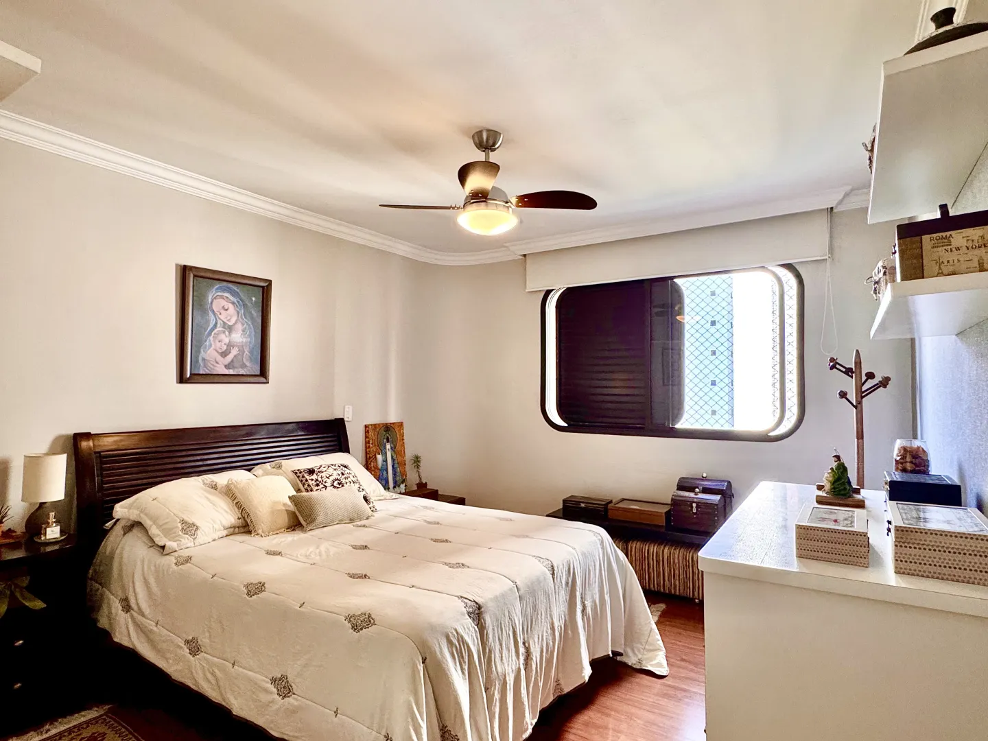 ALUGO APARTAMENTO 217M&sup2; MOBILIADO MOEMA &ndash; 1 POR ANDAR, 3 QUARTOS (1 SU&Iacute;TE) E 4 VAGAS Alameda dos Anapurus São Paulo - 