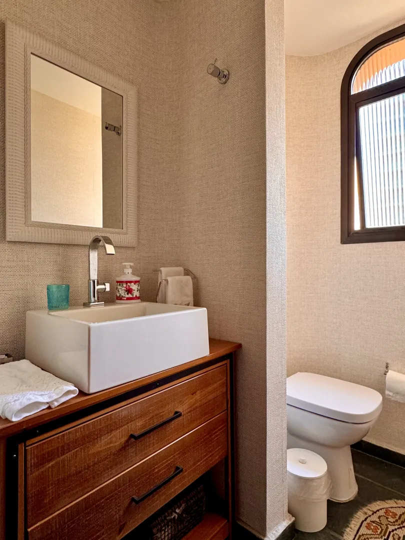 ALUGO APARTAMENTO 217M&sup2; MOBILIADO MOEMA &ndash; 1 POR ANDAR, 3 QUARTOS (1 SU&Iacute;TE) E 4 VAGAS Alameda dos Anapurus São Paulo - 