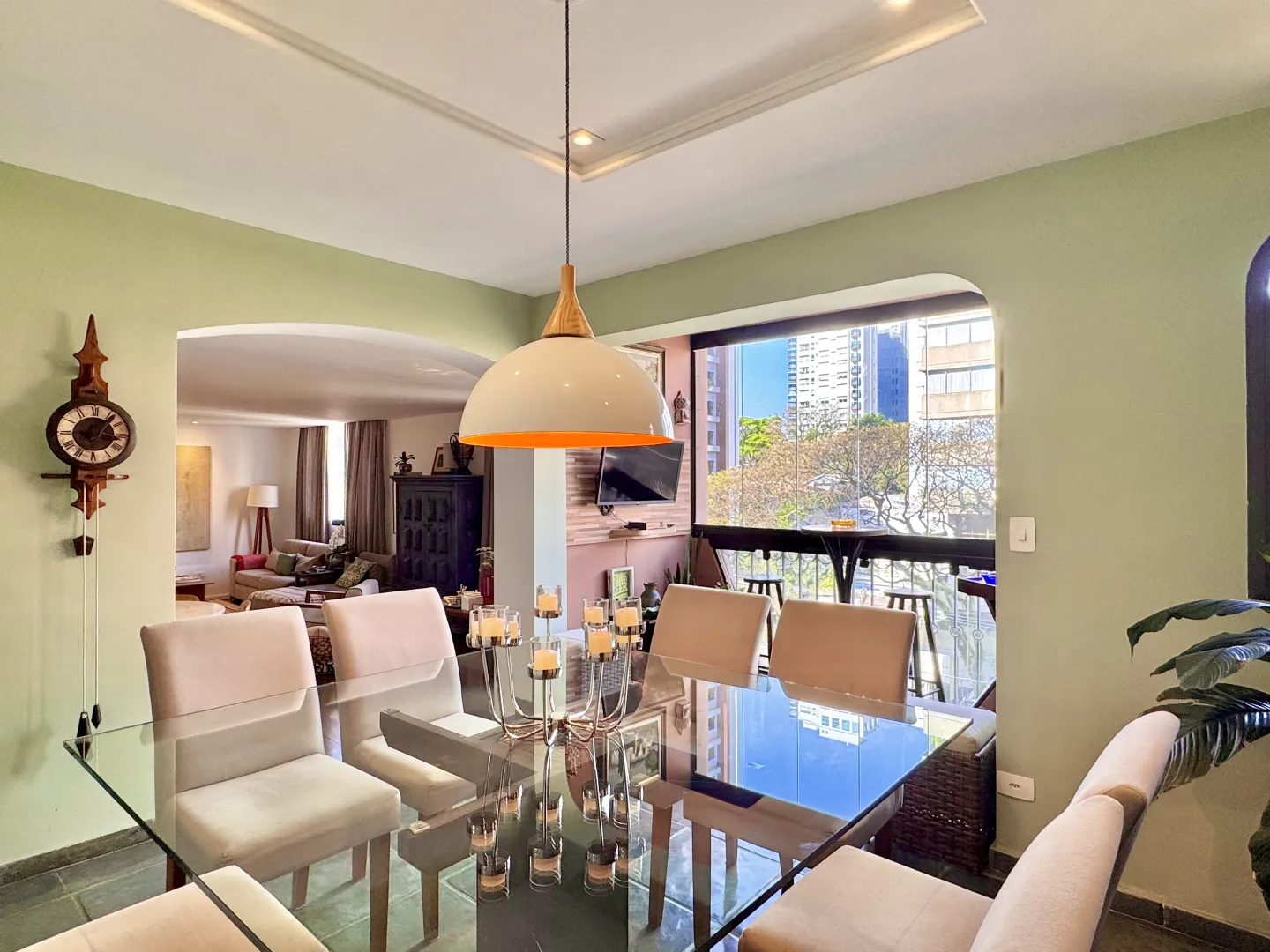 ALUGO APARTAMENTO 217M&sup2; MOBILIADO MOEMA &ndash; 1 POR ANDAR, 3 QUARTOS (1 SU&Iacute;TE) E 4 VAGAS Alameda dos Anapurus São Paulo - 