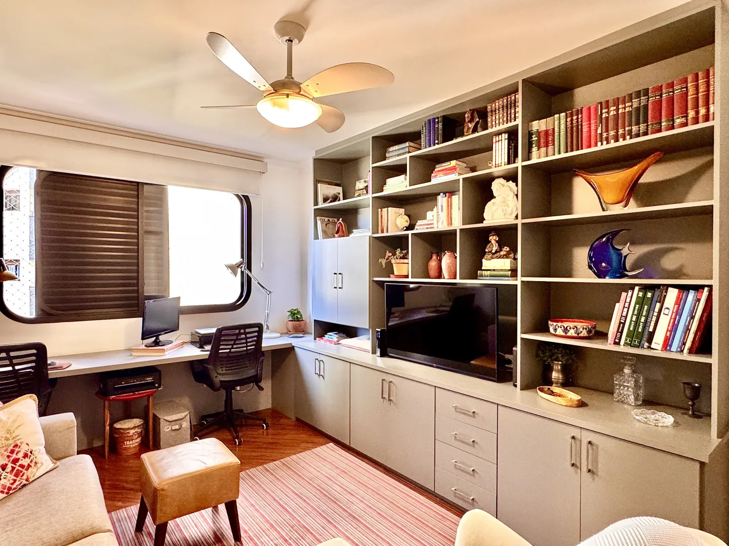 ALUGO APARTAMENTO 217M&sup2; MOBILIADO MOEMA &ndash; 1 POR ANDAR, 3 QUARTOS (1 SU&Iacute;TE) E 4 VAGAS Alameda dos Anapurus São Paulo - 