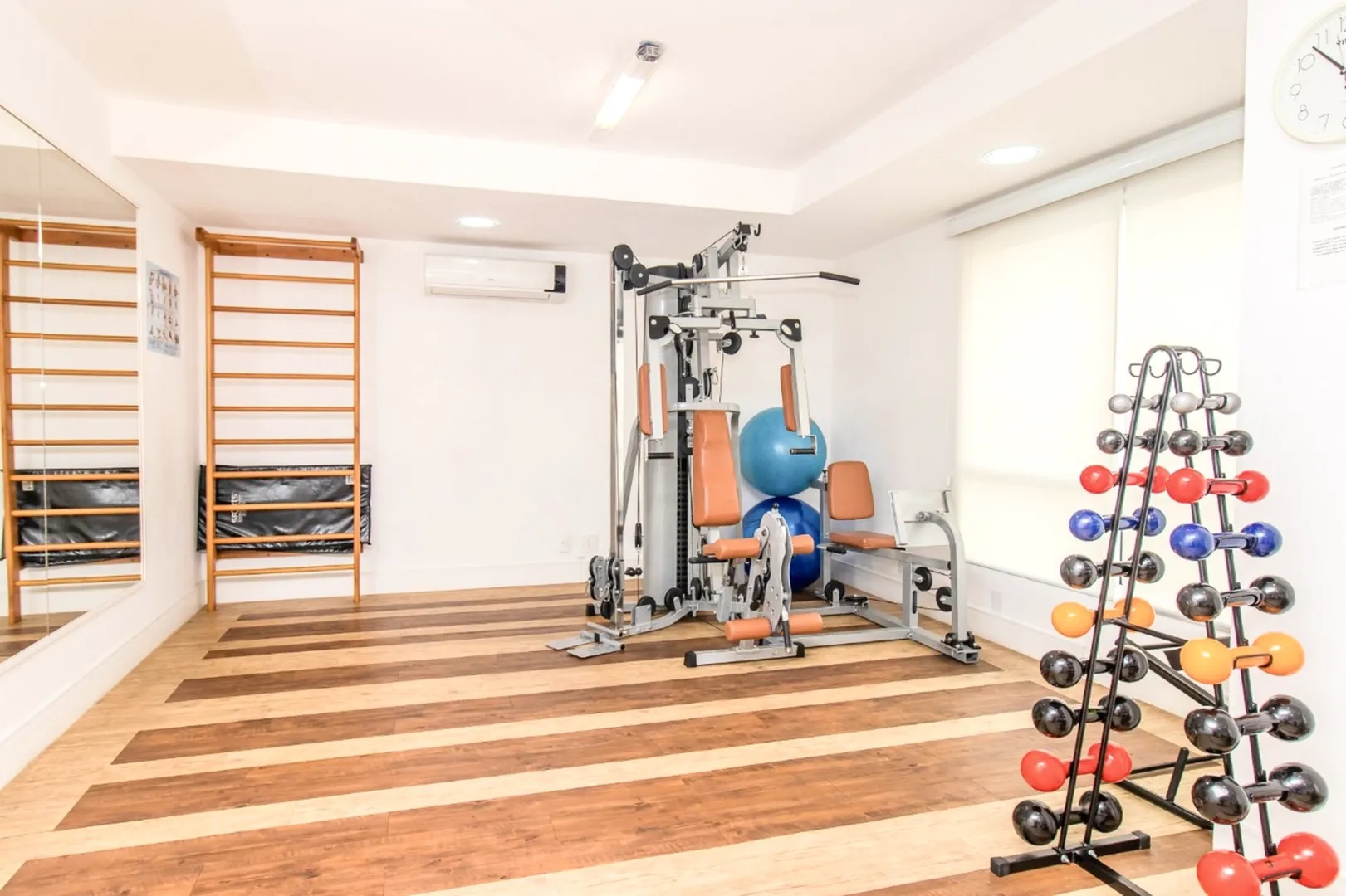 R$ 925.000 - LIND&Iacute;SSIMO APARTAMENTO - 74M2 - 2 DORM - SU&Iacute;TE - 1 VAGA - INFRA Rua Eudoro Berlink Porto Alegre - 