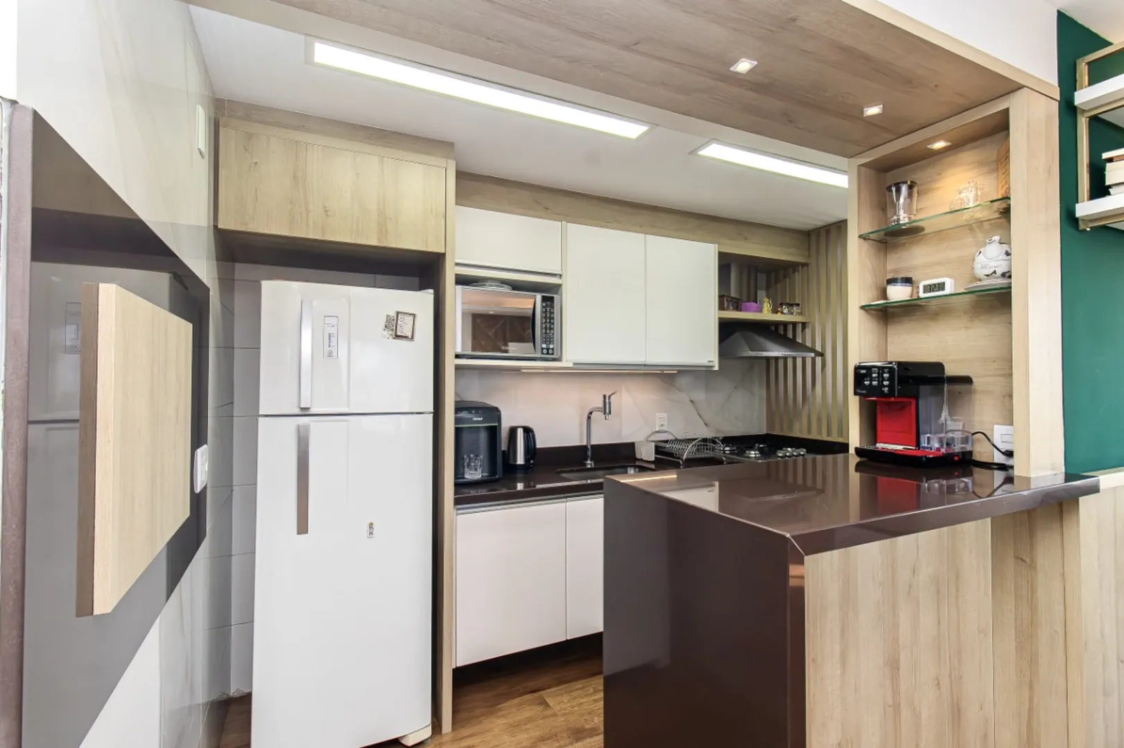 R$ 925.000 - LIND&Iacute;SSIMO APARTAMENTO - 74M2 - 2 DORM - SU&Iacute;TE - 1 VAGA - INFRA Rua Eudoro Berlink Porto Alegre - 