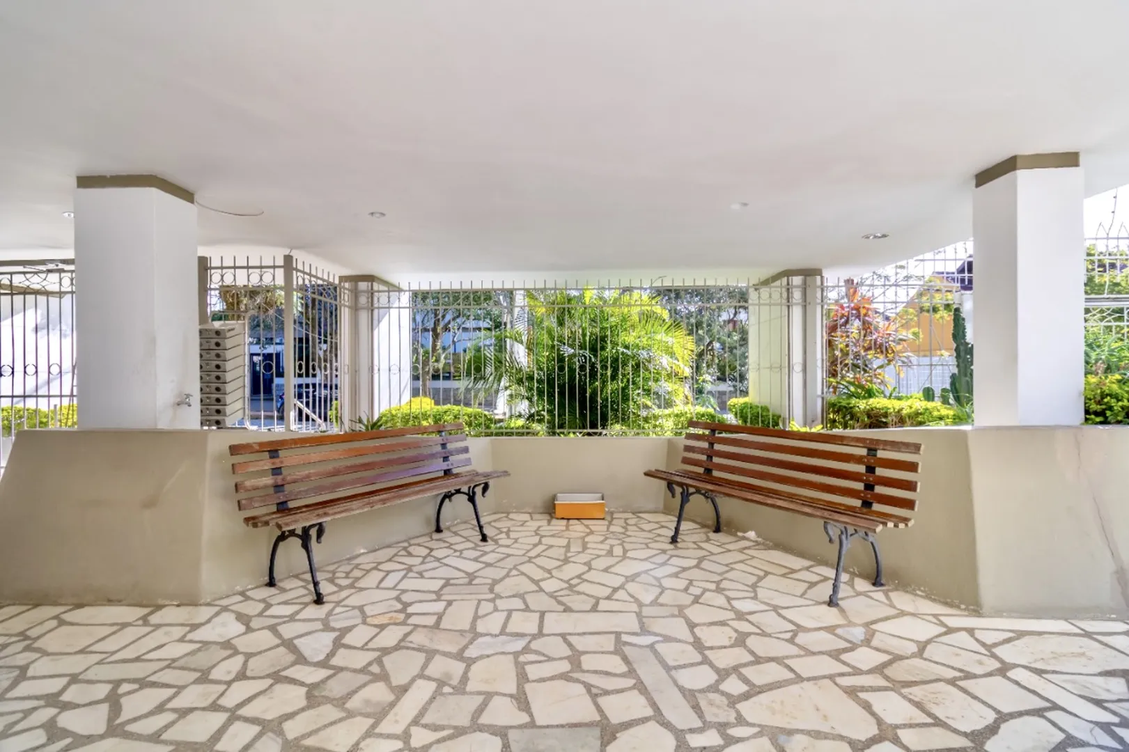 R$ 830.000 - BELO E MODERNO APARTAMENTO - 104M2 - 3 DORM  - 2 SU&Iacute;TES - 1 VAGA Rua Álvares Machado Porto Alegre - 
