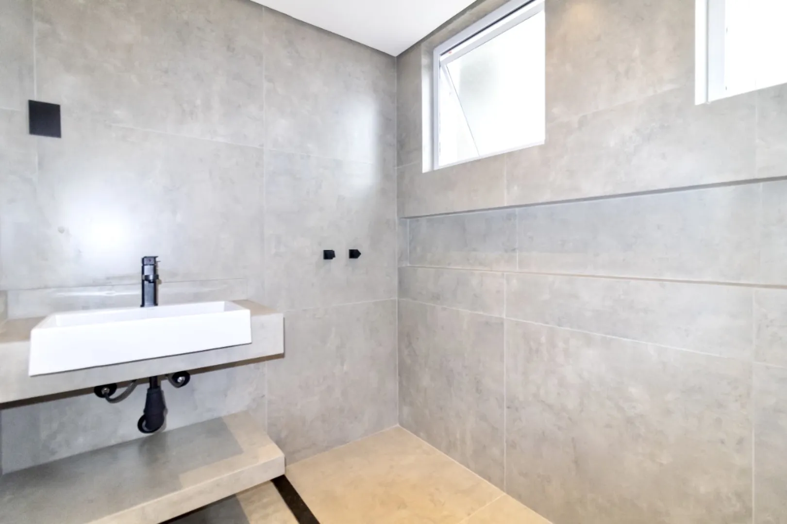 R$ 830.000 - BELO E MODERNO APARTAMENTO - 104M2 - 3 DORM  - 2 SU&Iacute;TES - 1 VAGA Rua Álvares Machado Porto Alegre - 