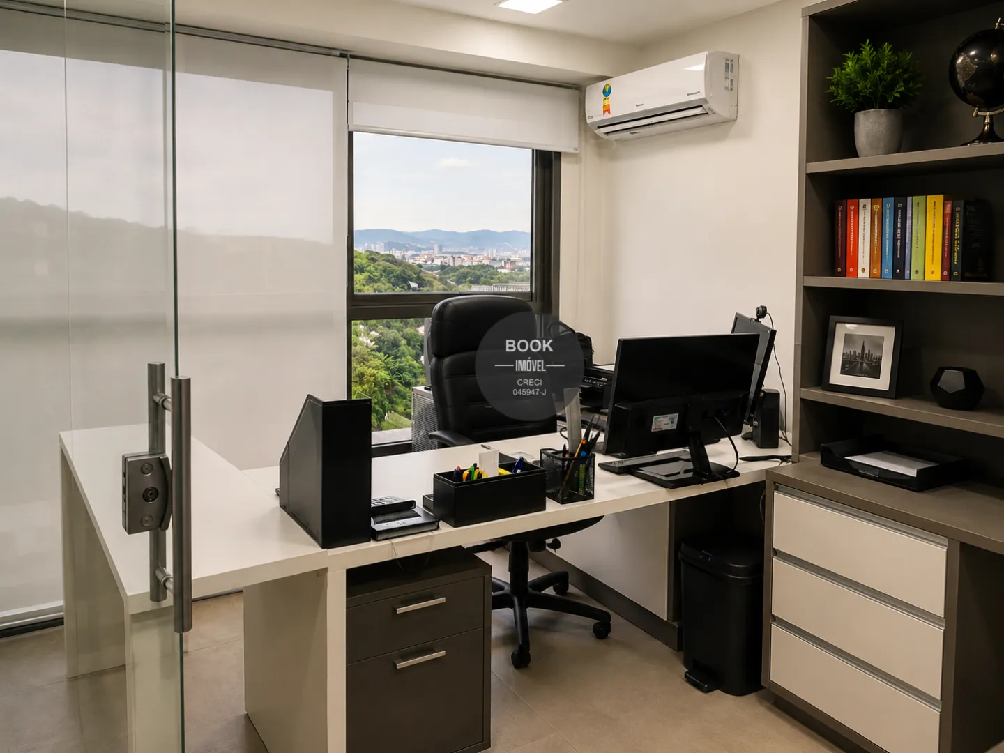 Sala Comercial Mobiliada 42 m&sup2; com Vaga em edf Corporativo &ndash; Pronta para Trabalhar Praça Lions Clube Santos - 